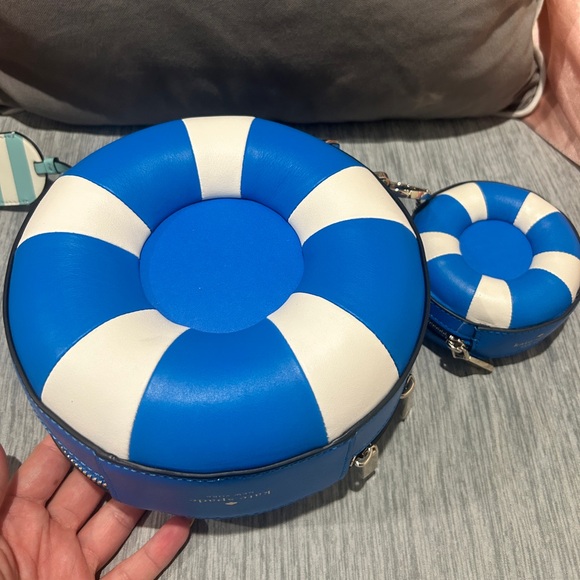 Kate Spade Blue and White Splash Pool Float Cross Body - Picture 8 of 13